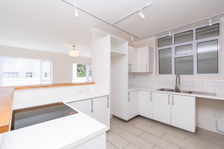 2 Bedroom Property for Sale in Sea Point Western Cape